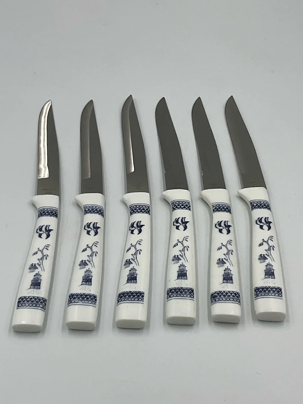 Vintage 6 Piece Blue Willow Design Steak Knives Set Japan
